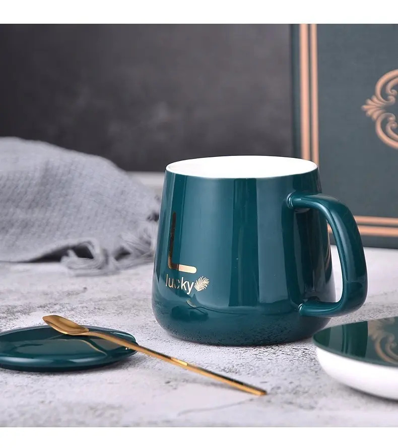 Taza Con Tapa Y Con Calentador Eléctrico Y Cuchara