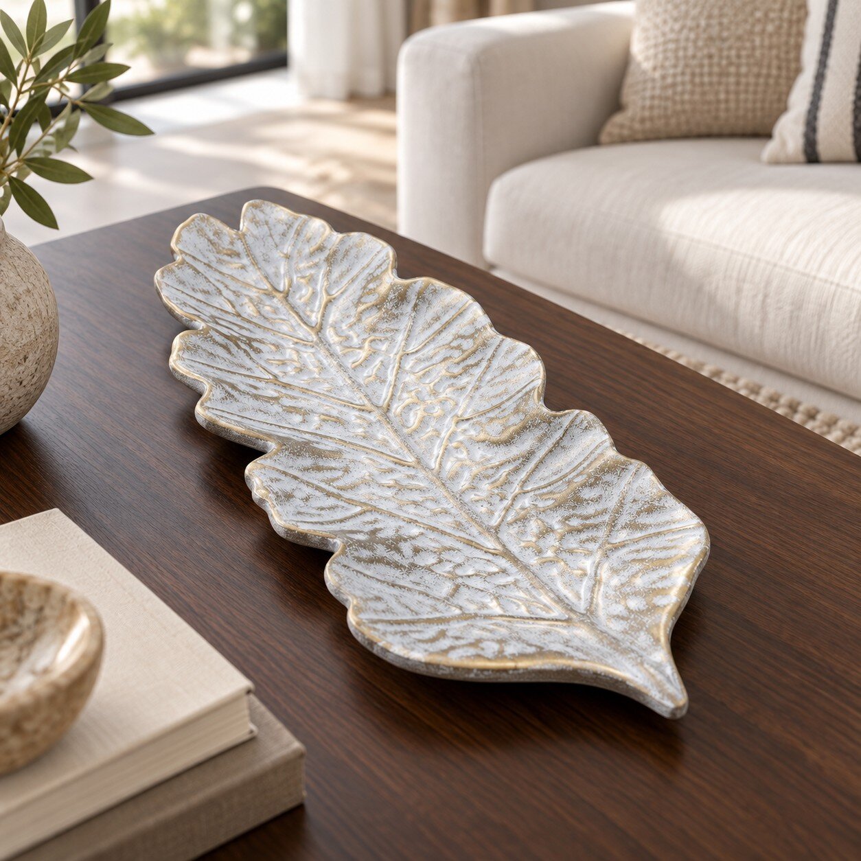 Bandeja Decorativa Forma Hoja MDF Blanco y Negro 38 cm - Imagen 4